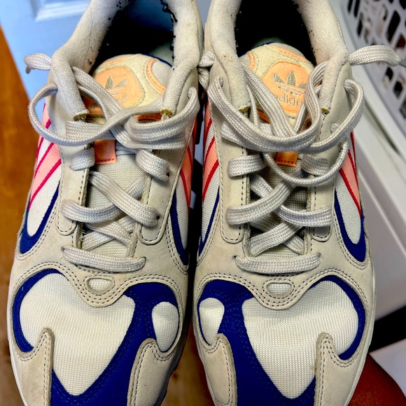 Adidas shoes - Picture 3 of 3